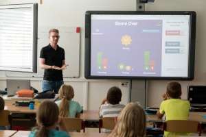 Studiu Rethink România: 38% dintre profesori iau in calcul abandonarea catedrei